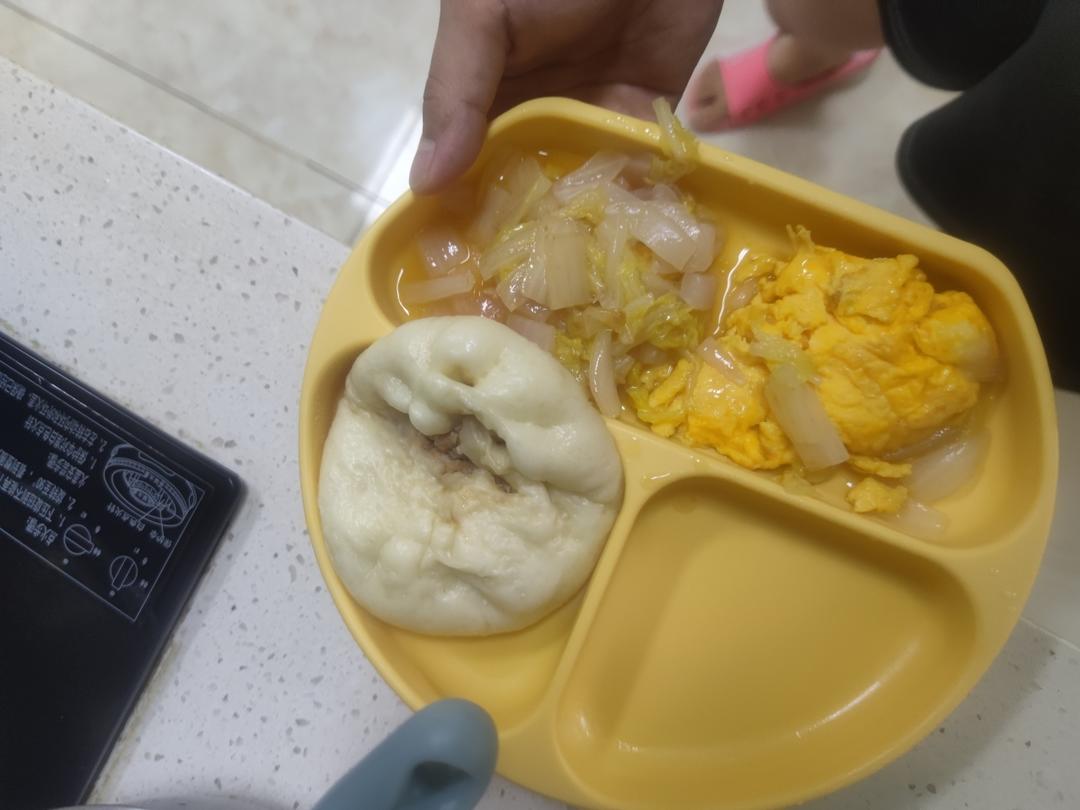 一口爆汁的小肉包太过瘾了