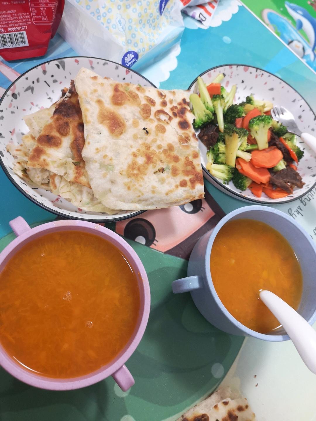 迄今为止最好吃最简单的一款面食：（面点小白也不会失手的）葱花千层饼