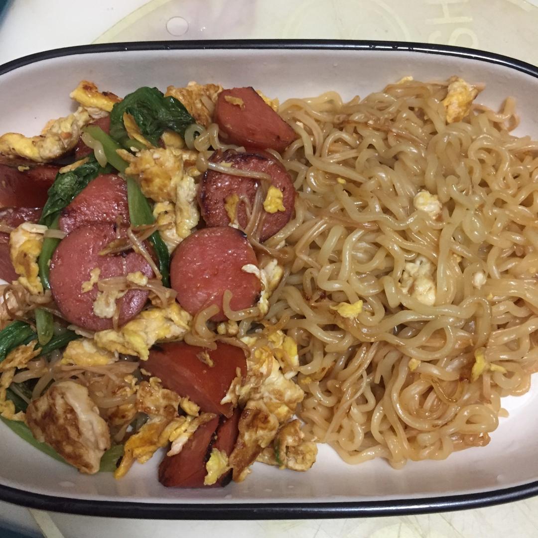 路边摊风味炒方便面