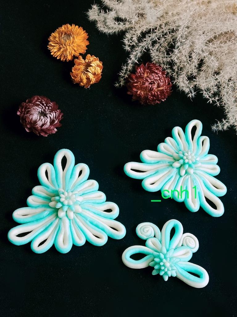 菊花～双色花卷【举一反三(A1)】 *花儿馒头253的做法