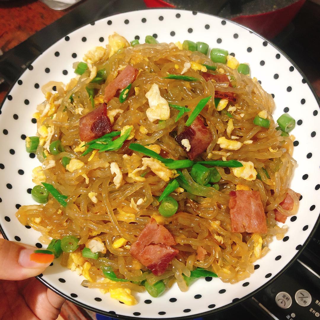 培根鸡蛋炒红薯粉简易版