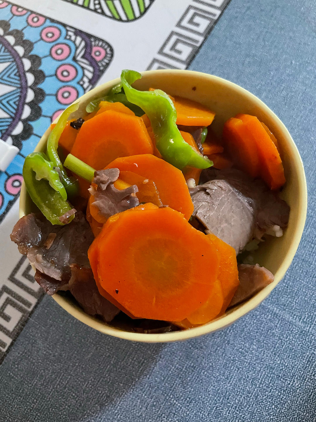 胡萝卜青椒炒卤牛肉