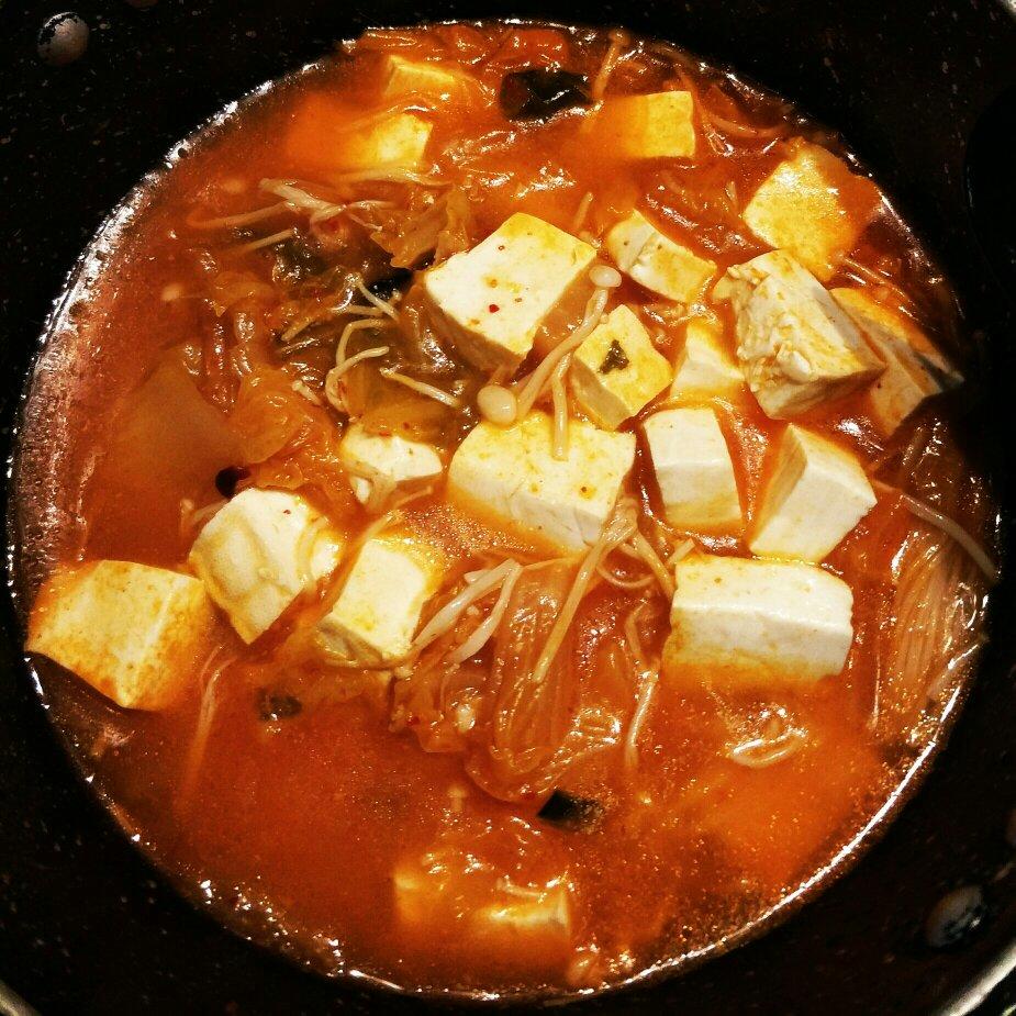 辣白菜豆腐汤
