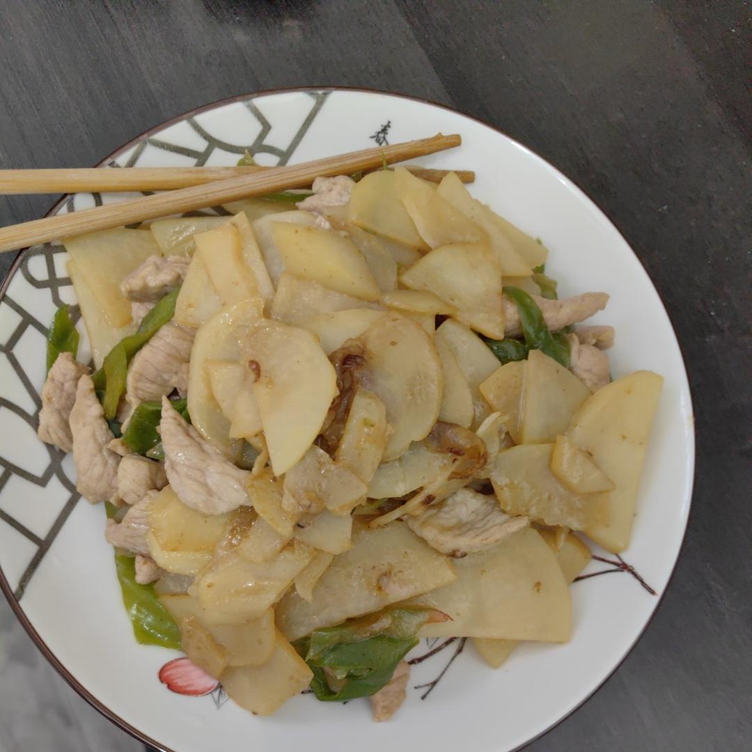 青椒土豆炒肉丝