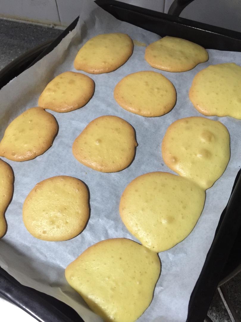 入口即化的蛋黄小饼干