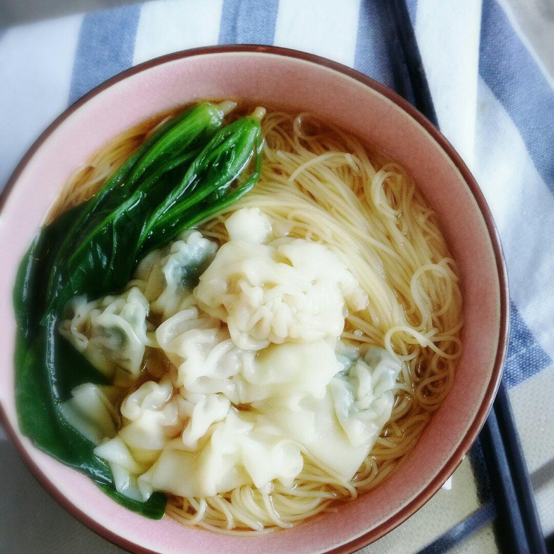 经典港式鲜虾云吞面
