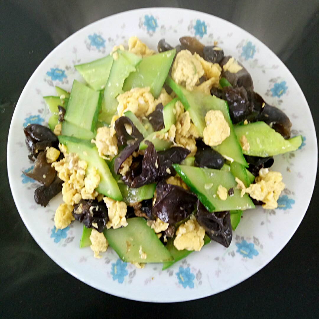 黄瓜木耳炒鸡蛋