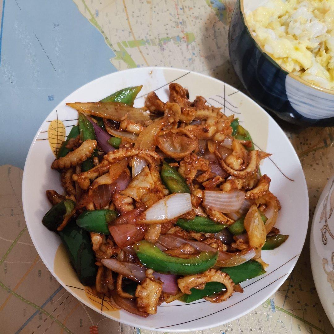 两步搞定脆嫰鲜美的葱爆八爪鱼
