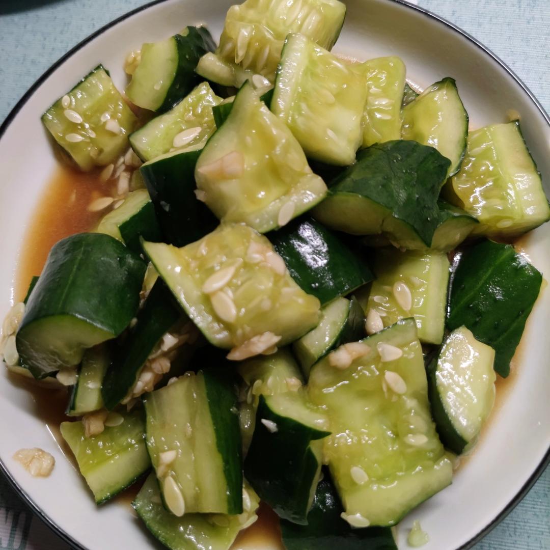赞不绝口拍黄瓜🥒