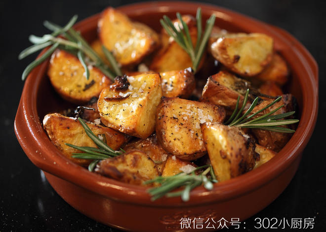 【0088】迷迭香烤小土豆 <302小厨房>的做法