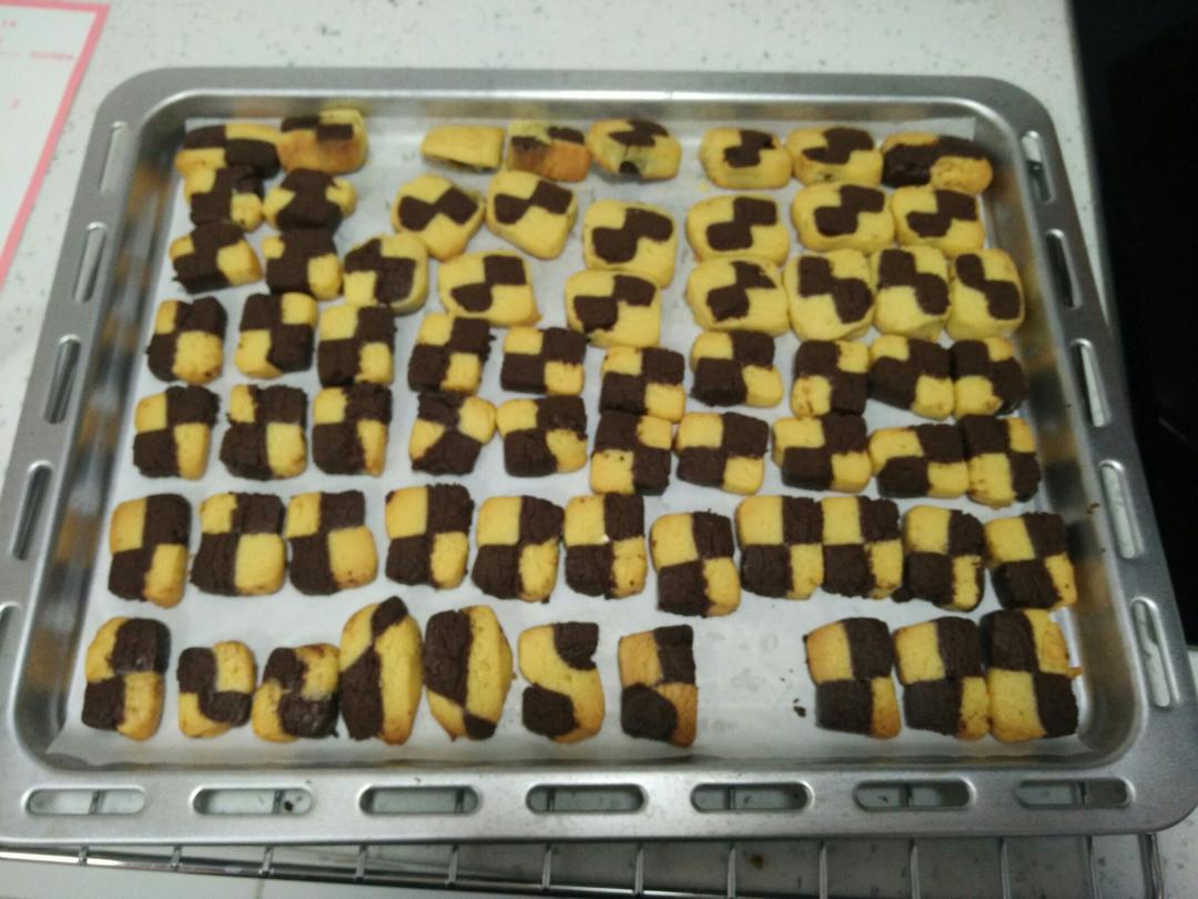 双色小棋格饼干