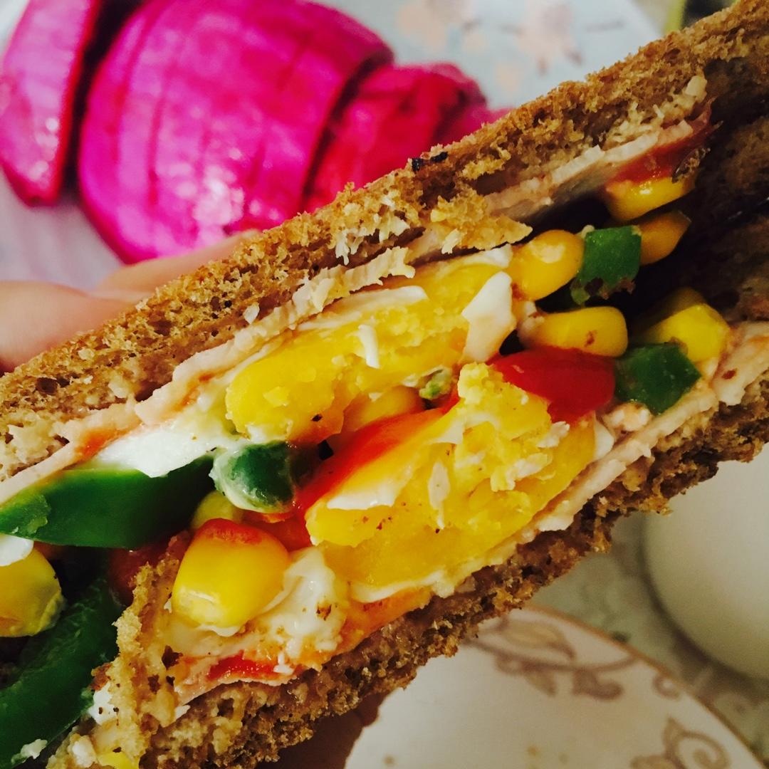 豪华plus版烤吐司三明治