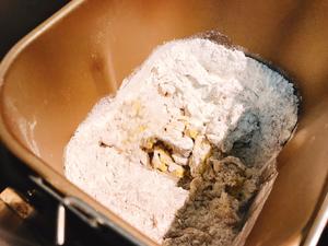 面包机就可以做出好吃的无糖黑麦全麦坚果面包（含量50%）的做法 步骤3