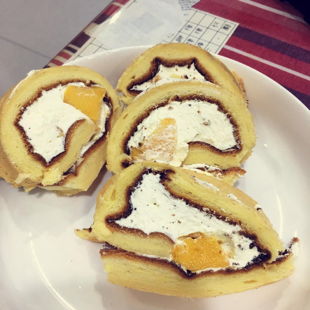 胖乎乎奶油芒果卷/不开裂不掉皮全过程详细图解烘焙视频/蛋糕篇6：「厚卷」