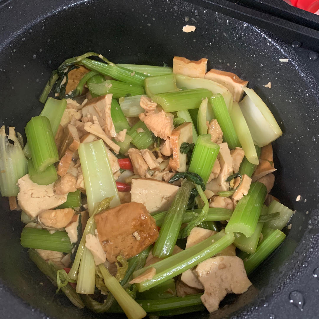 入味爆香的芹菜炒香干