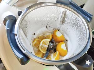 美容养颜-百香果蜂蜜柠檬汁的做法 步骤3