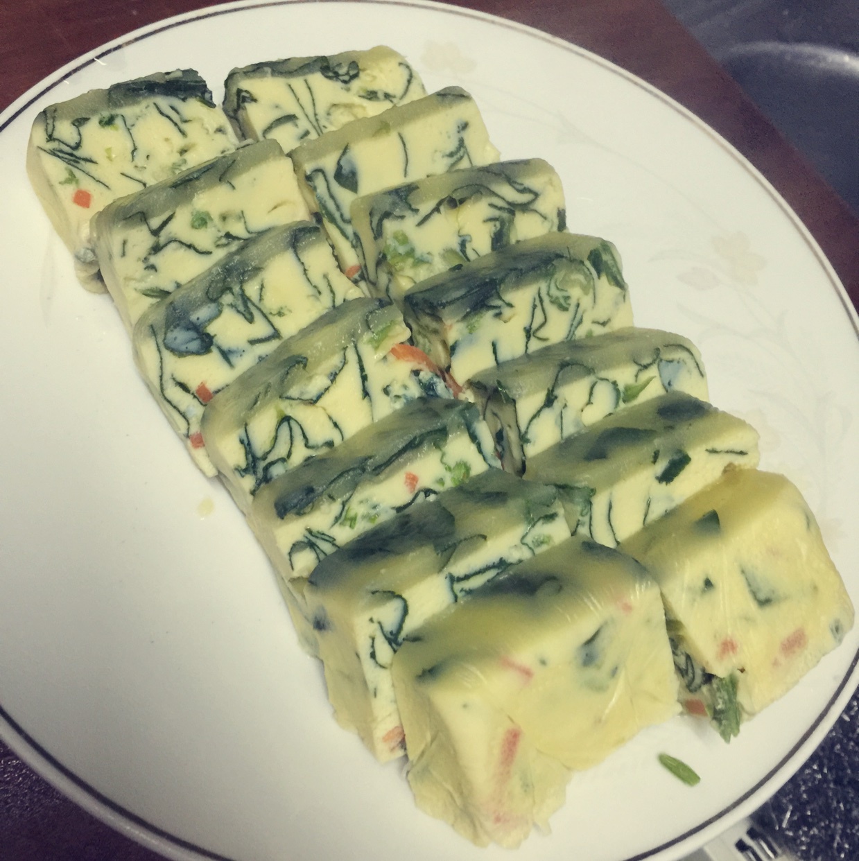 蘸汁菠菜鸡蛋糕——春季养生多吃菠菜