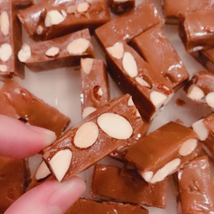 艾瑞丝小姐姐做的海盐杏仁太妃糖