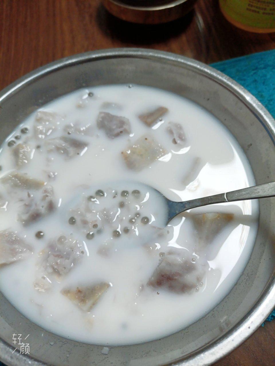 椰奶香芋西米露