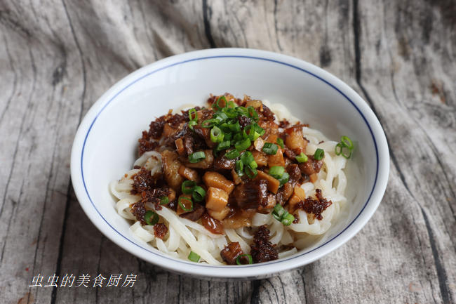 笋丁肉酱面的做法
