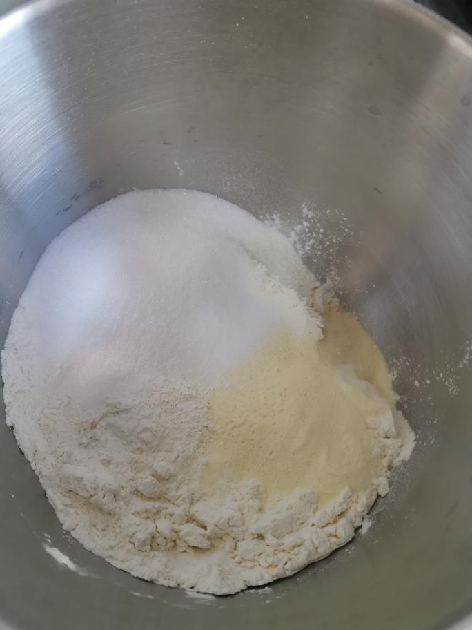 纯奶手撕吐司的做法 步骤1