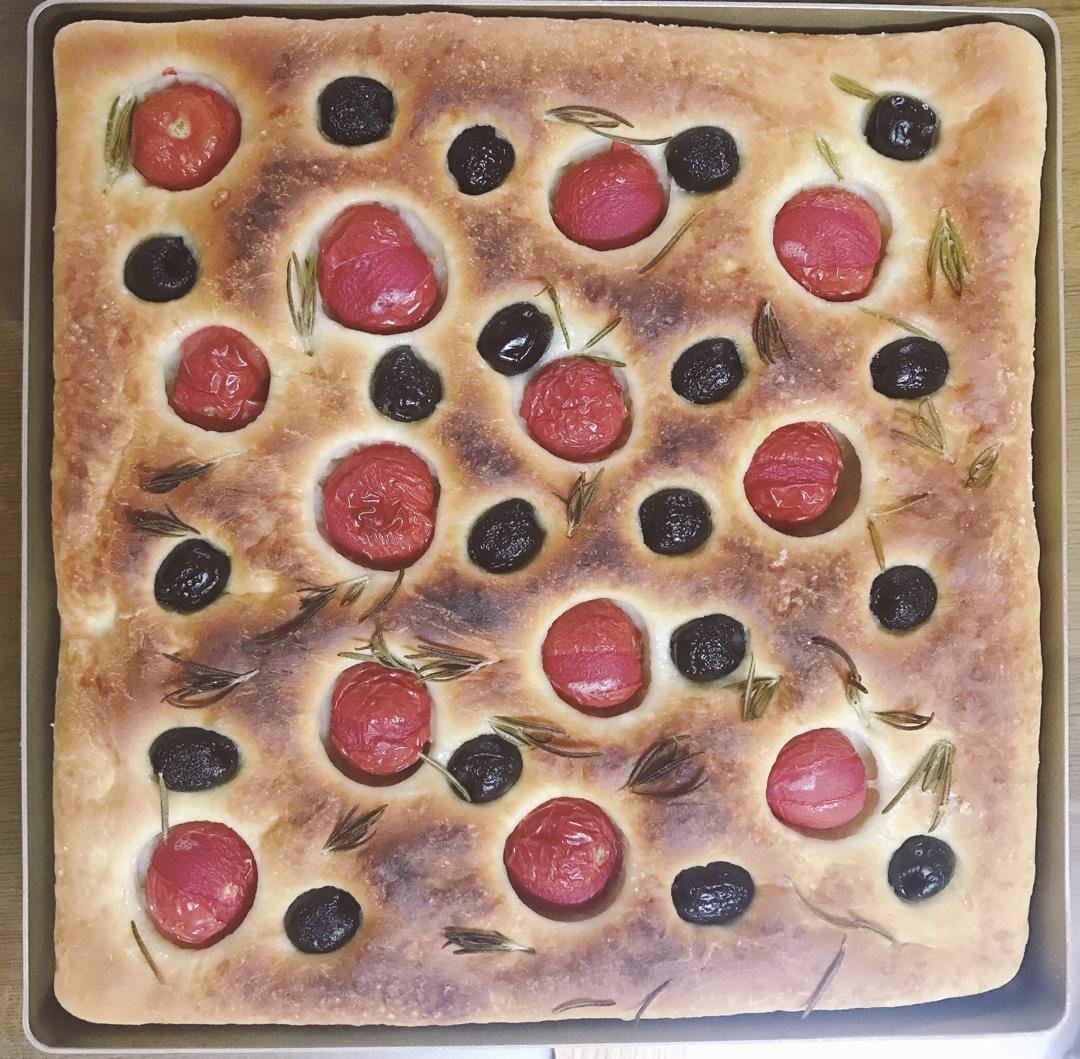 美味佛卡夏面包｜不用揉出手套膜