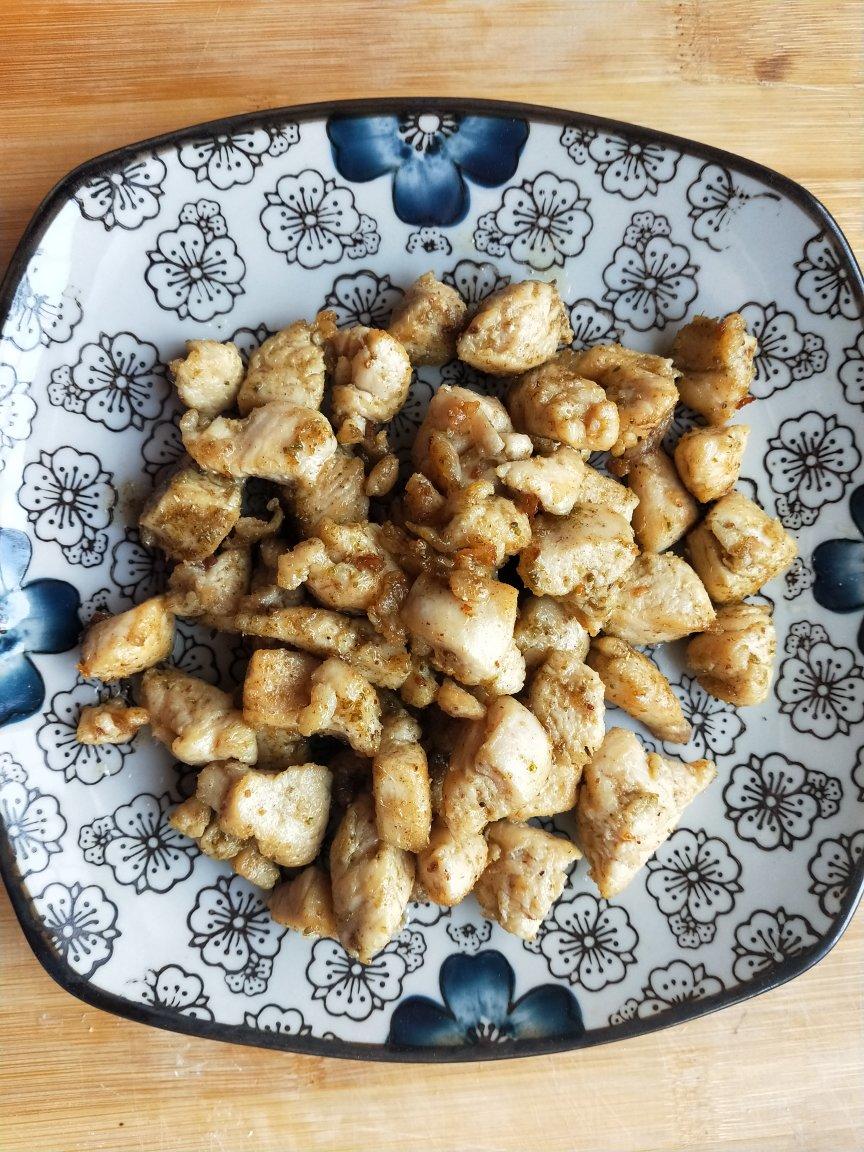 孜然鸡肉粒