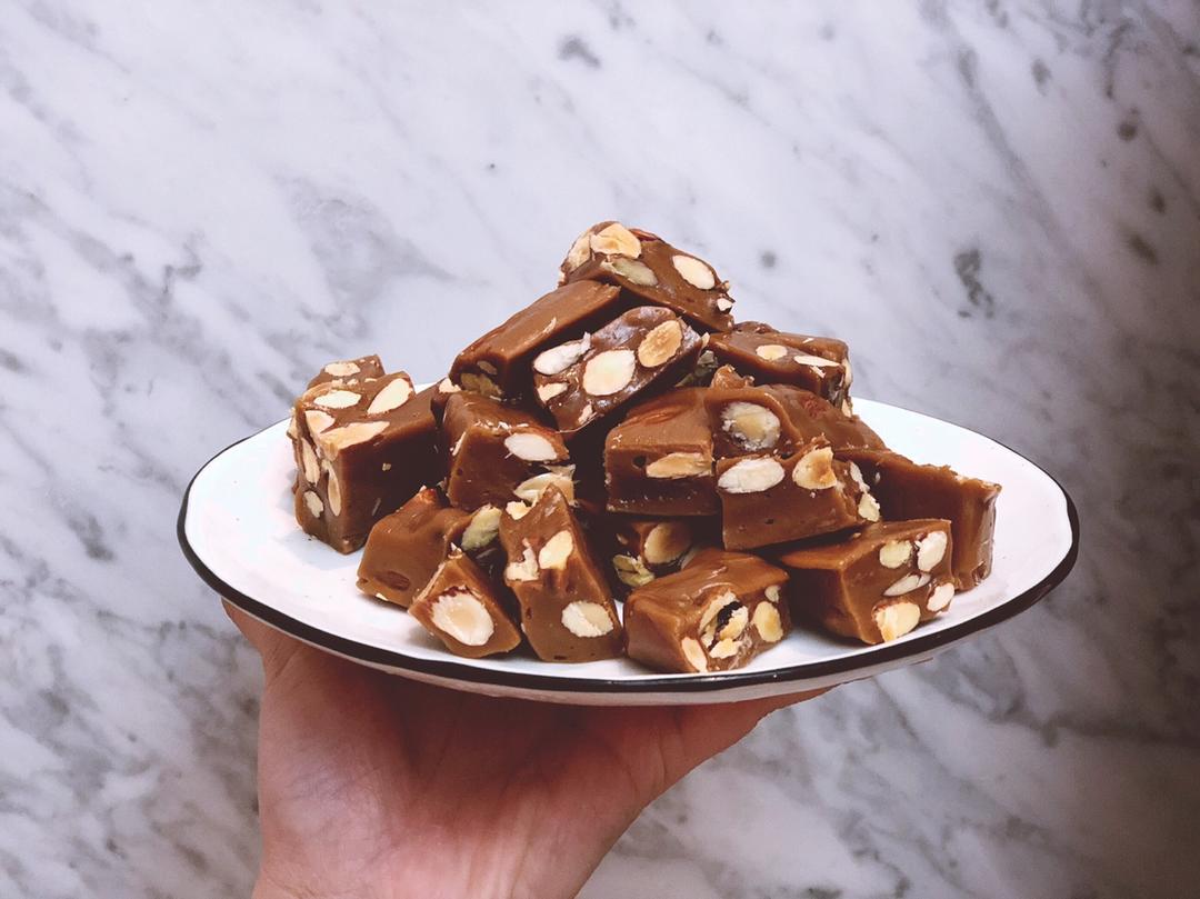 比牛轧糖还要好吃的花生太妃糖（消耗淡奶油）