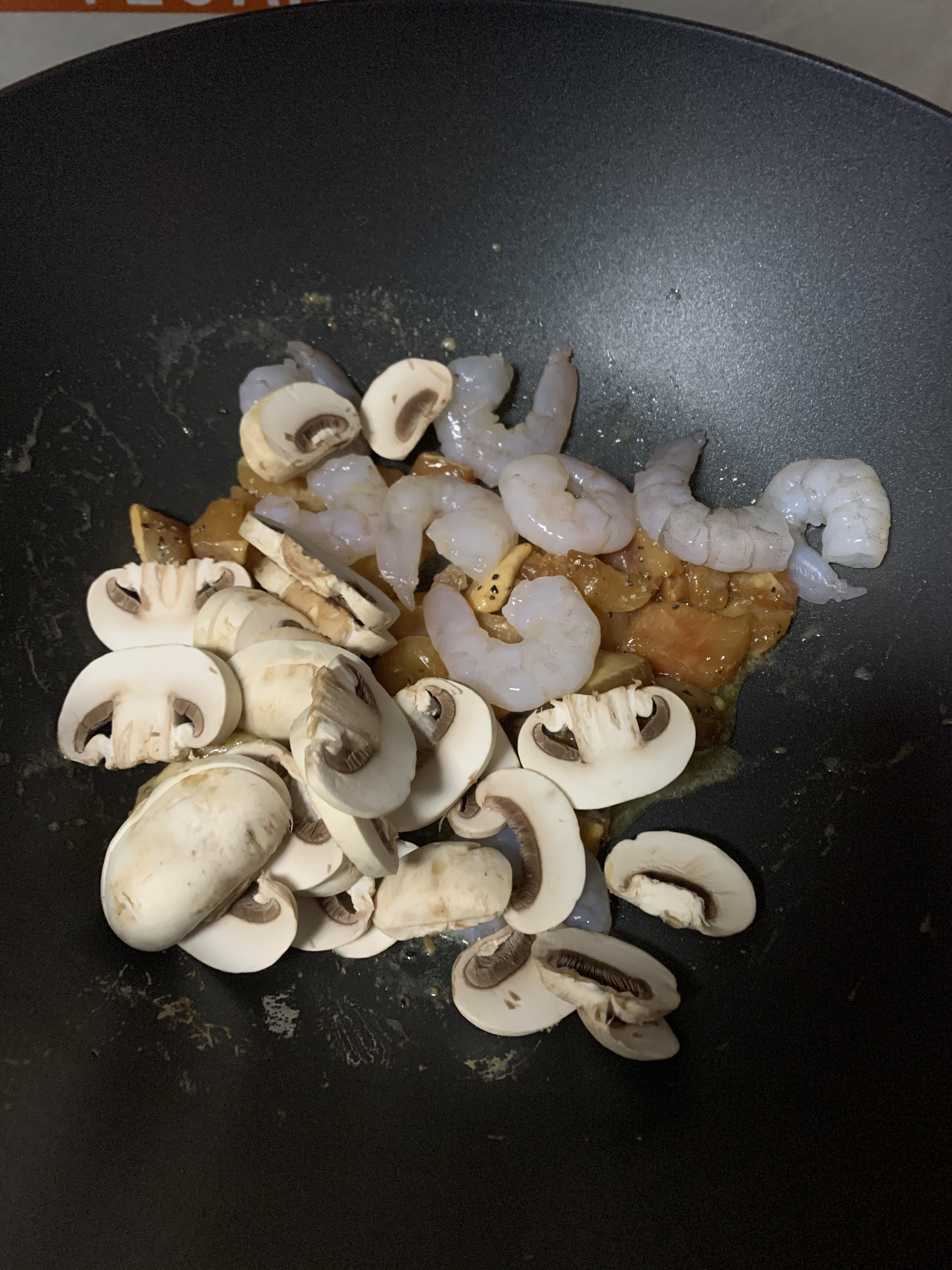 低脂虾仁蘑菇汤的做法 步骤2