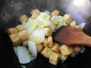 油豆腐炖白菜