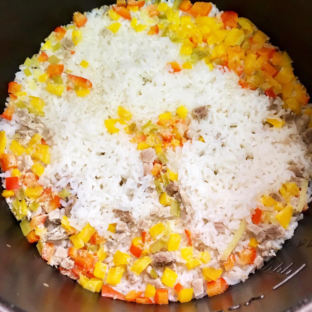 电饭煲焖饭