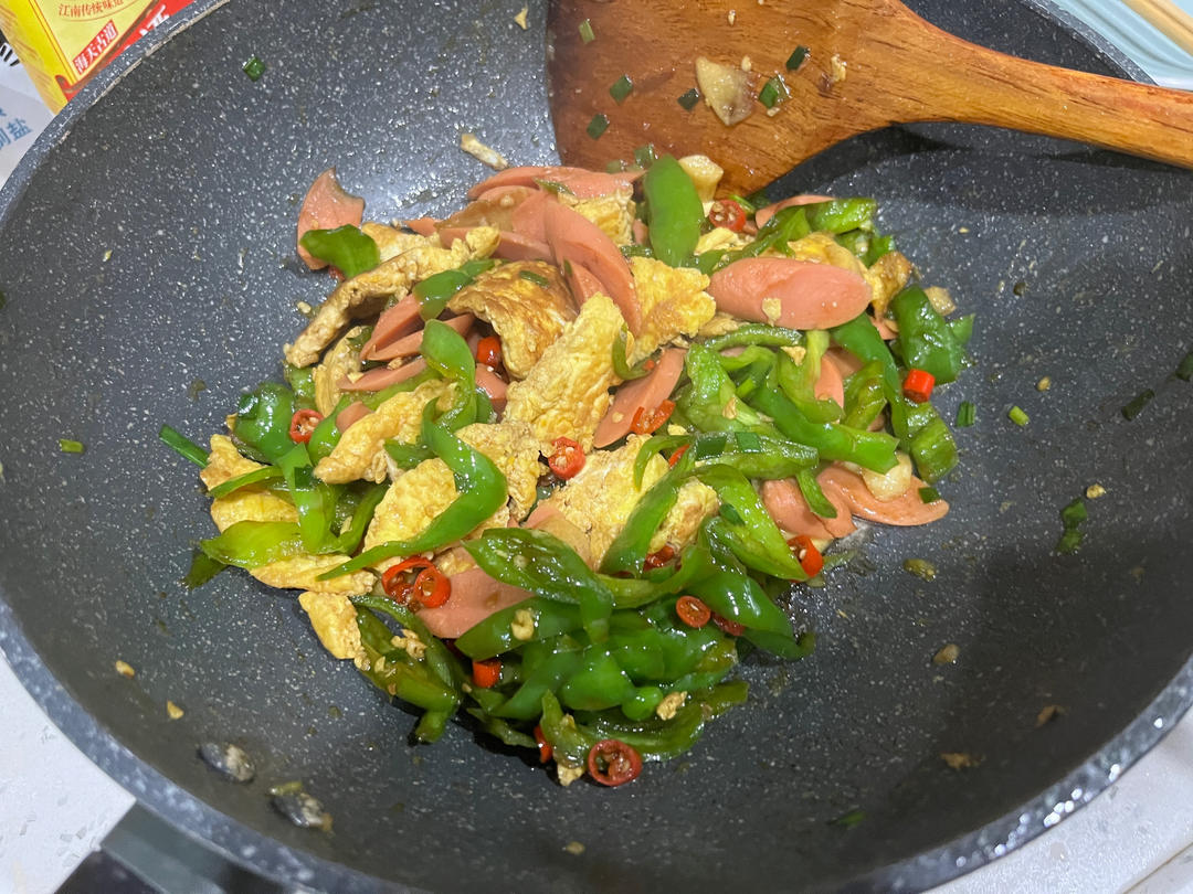 青椒火腿炒鸡蛋