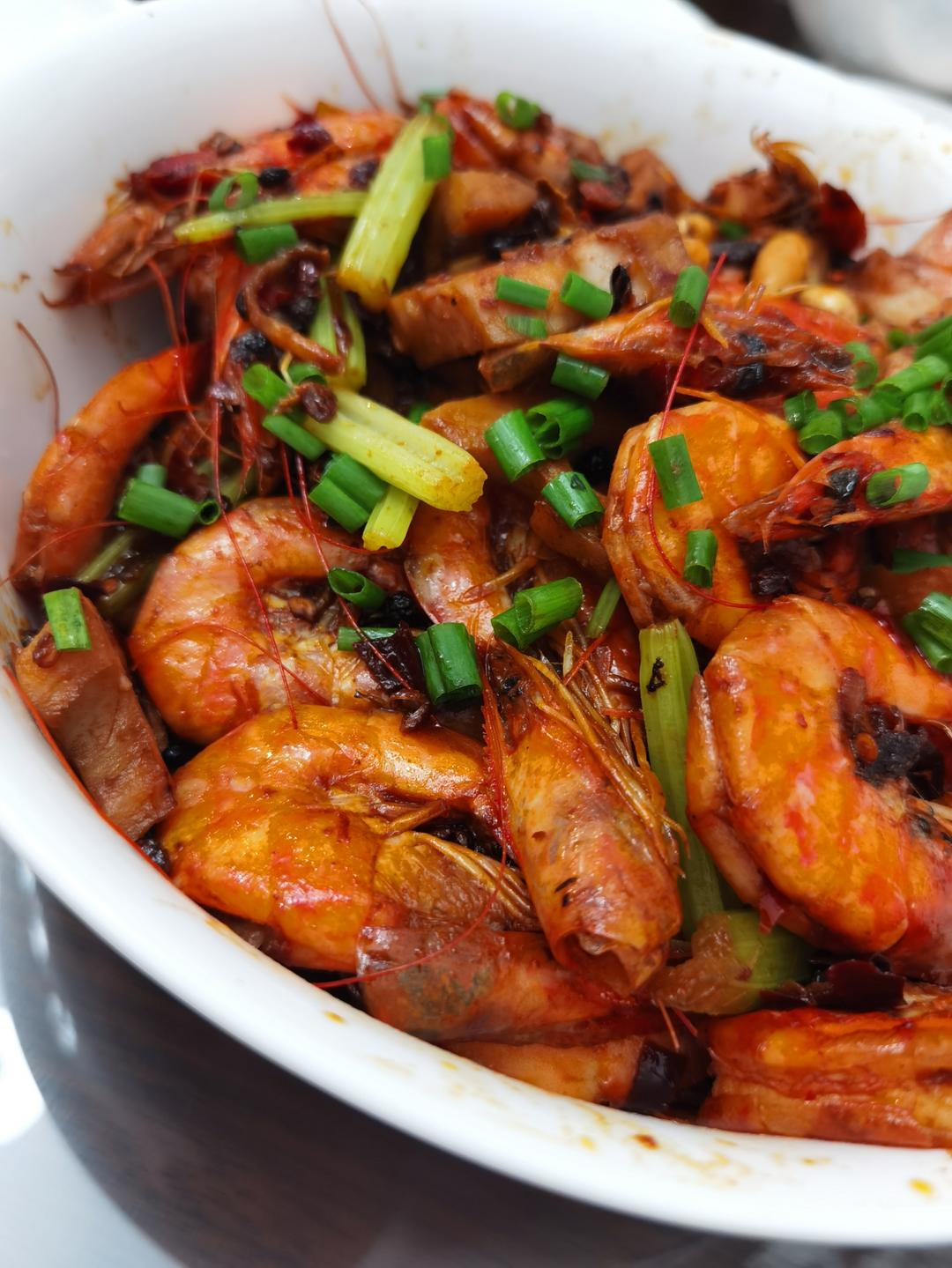 能瞬间引爆味蕾的【香辣干锅虾】