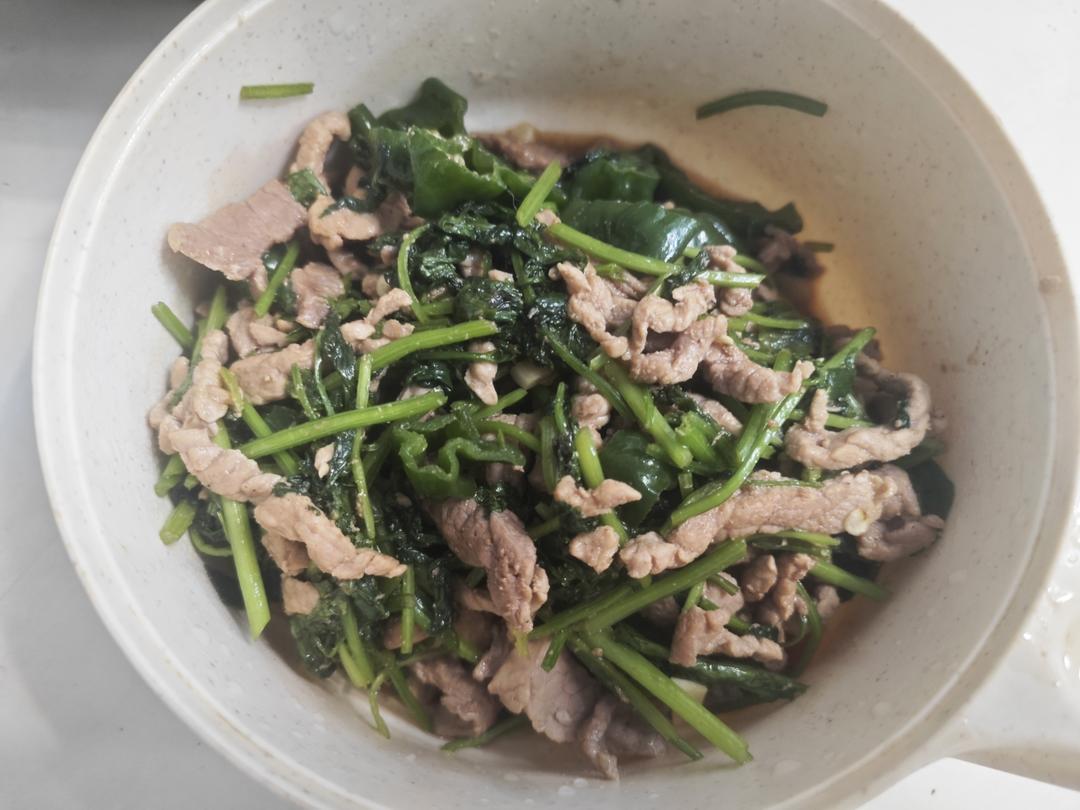 抹嘴的尖椒香菜炒肉-比普适版好吃/0基础