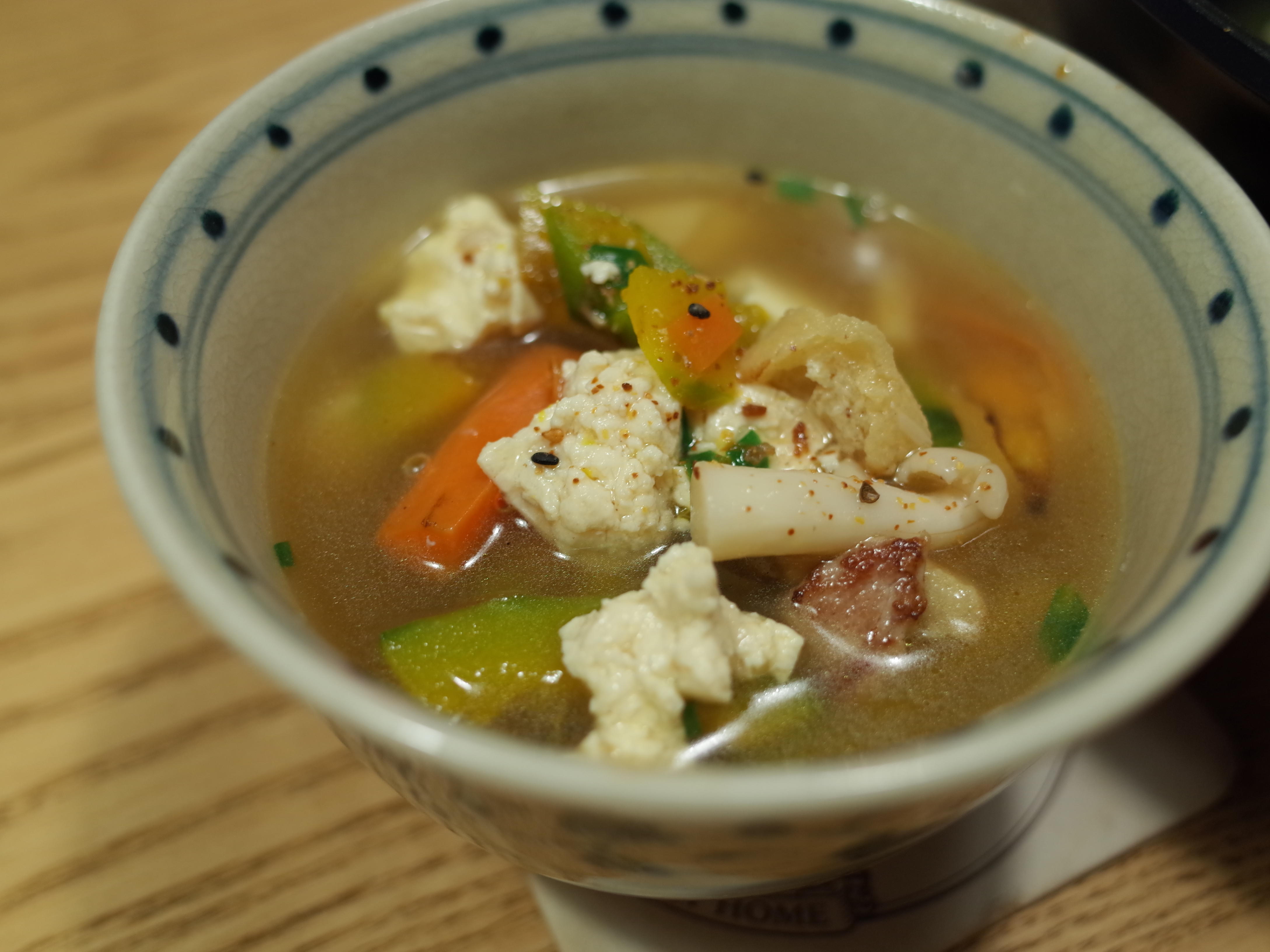 ［川上文代］的魔芋蔬菜汤的做法
