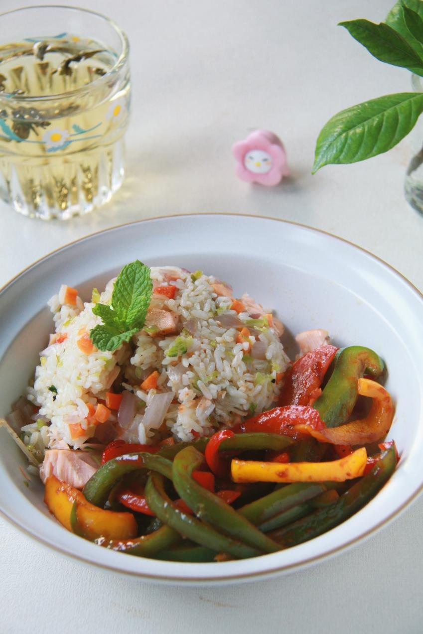 大师菜谱｜三文鱼炒饭•酱烧彩椒