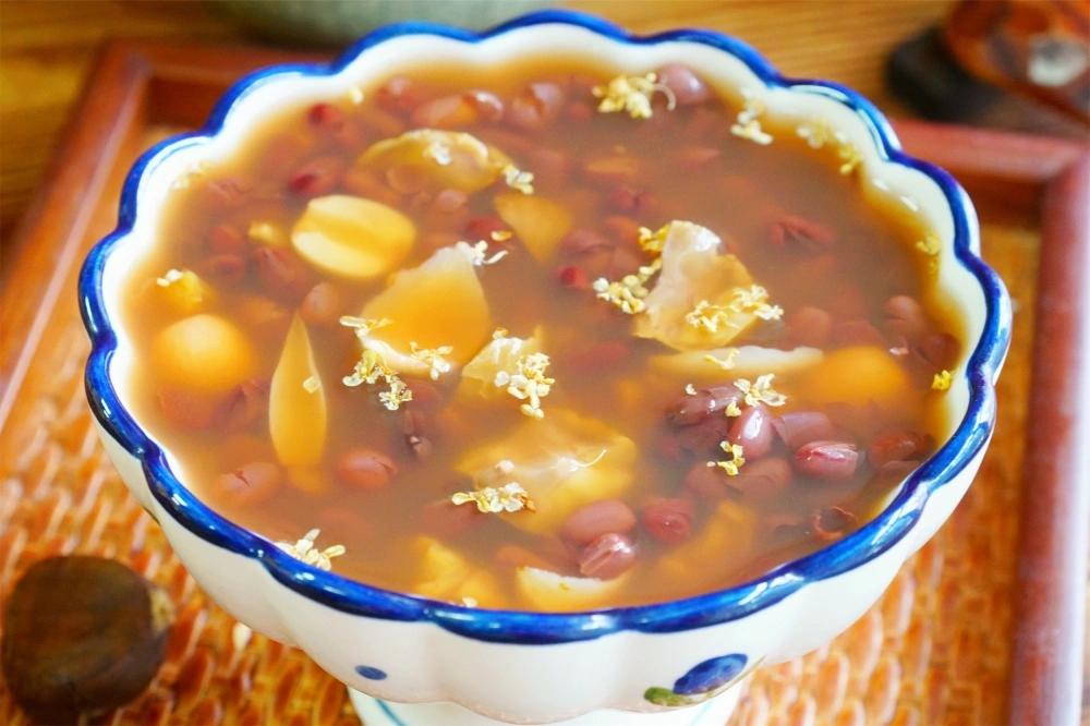 板栗红豆甜汤的做法