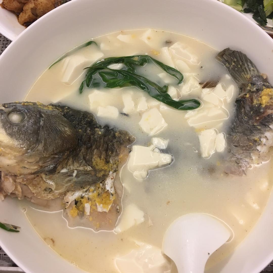 鲫鱼豆腐汤