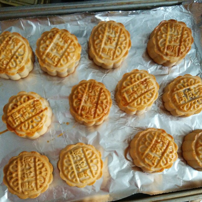 广式月饼——蛋黄莲蓉月饼