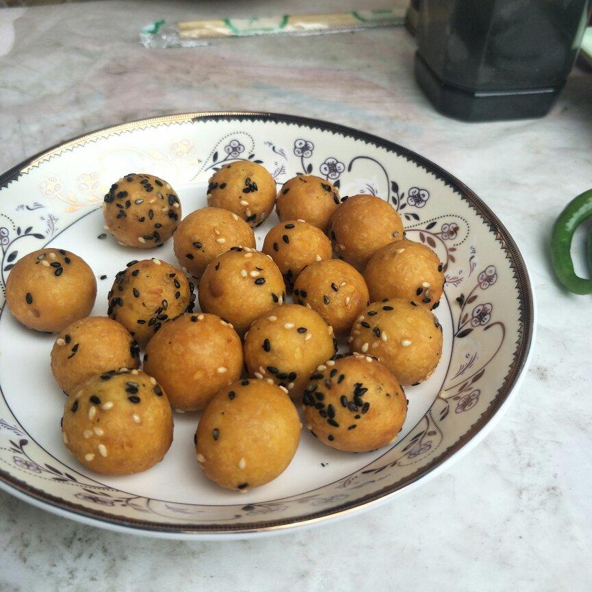 妈妈教炸的红薯丸子
