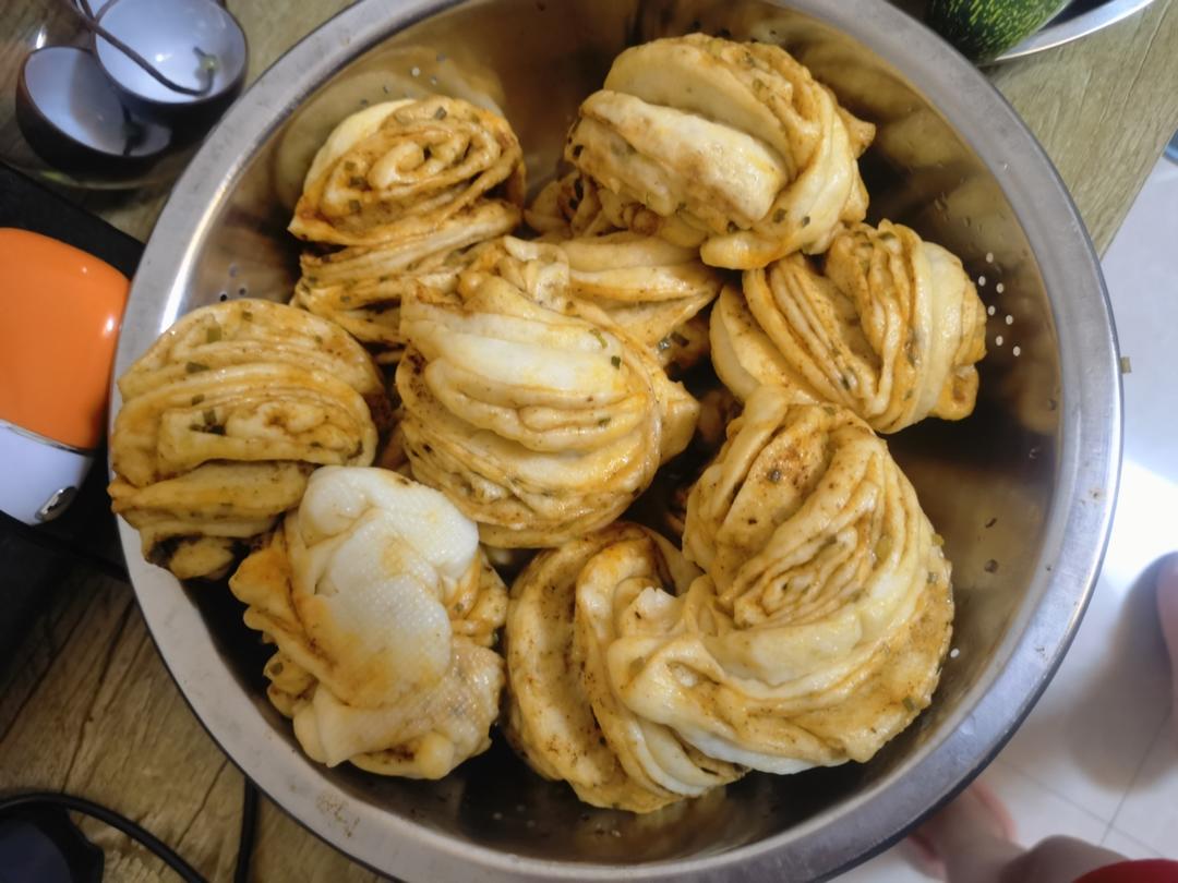 香葱辣花卷