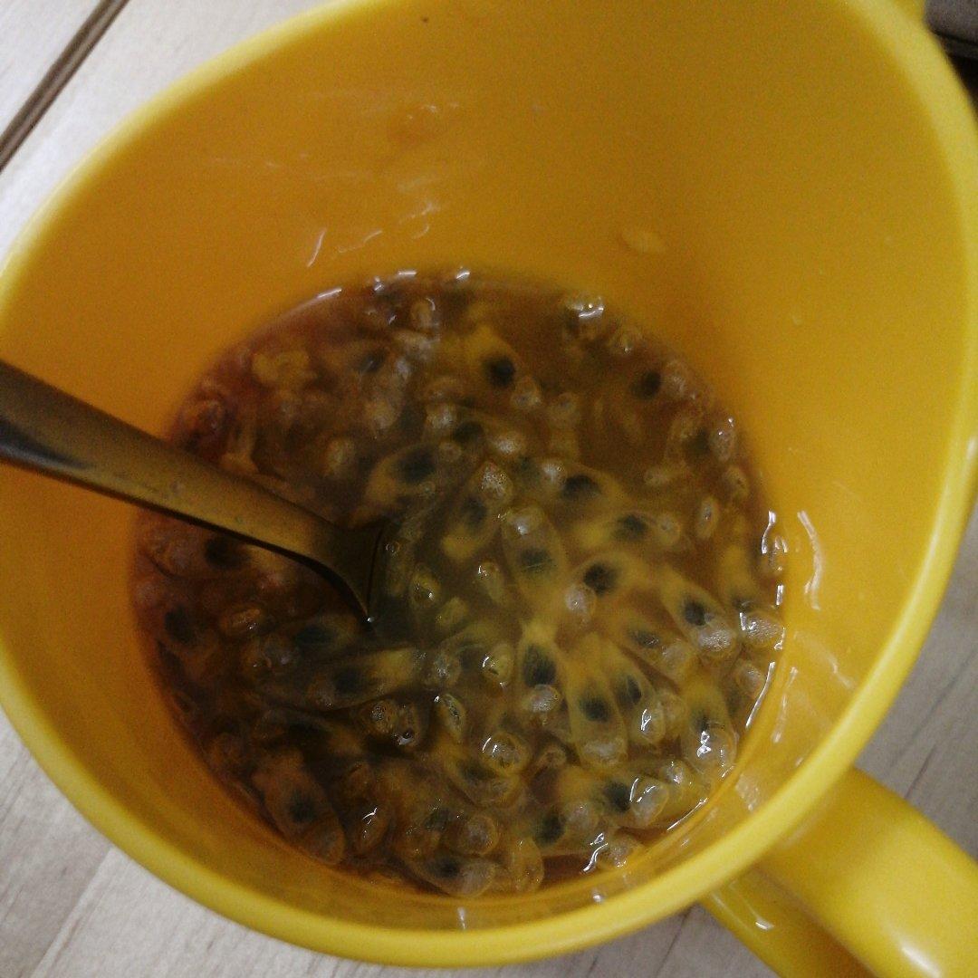 百香果的朴素吃法（百香果汁）