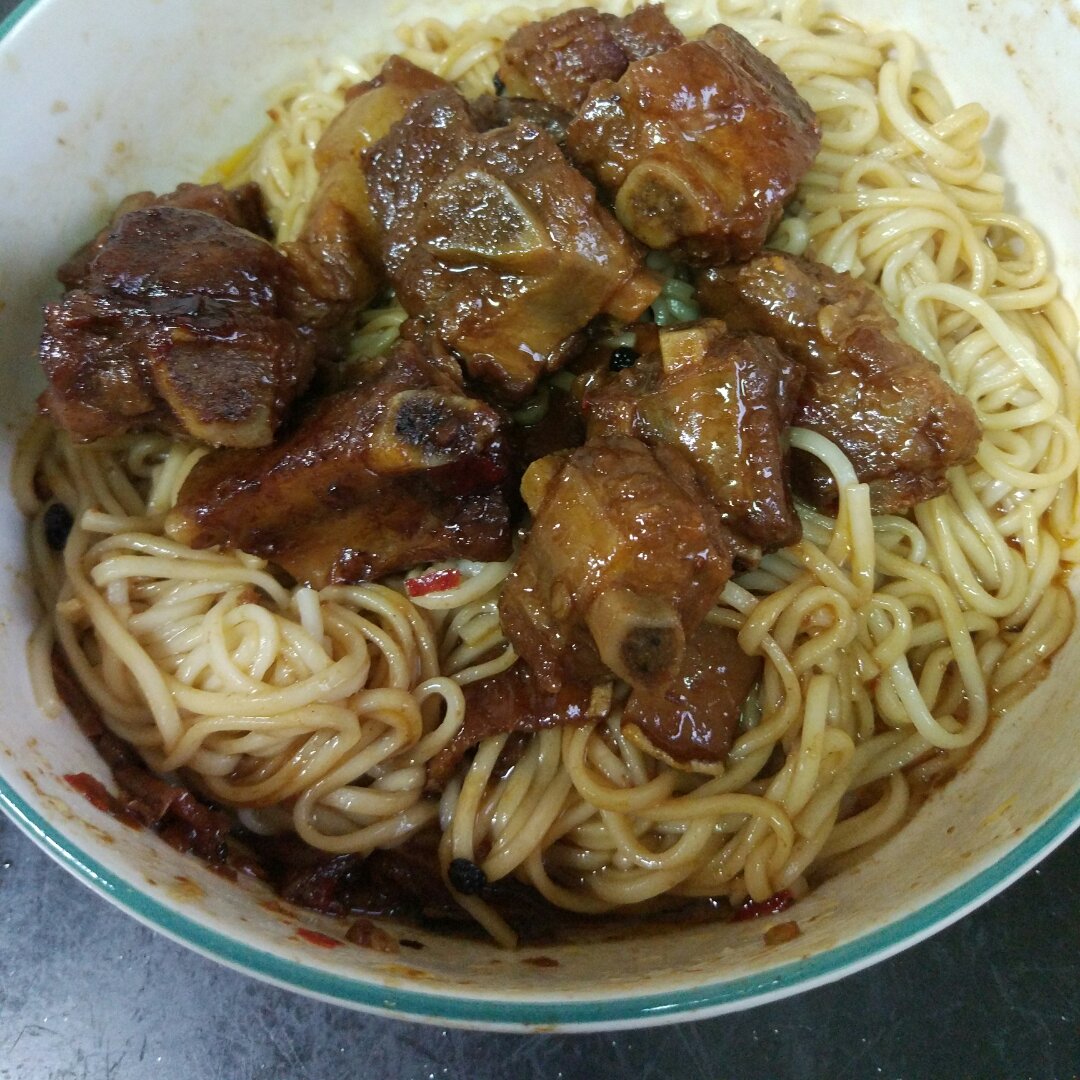 红烧排骨面