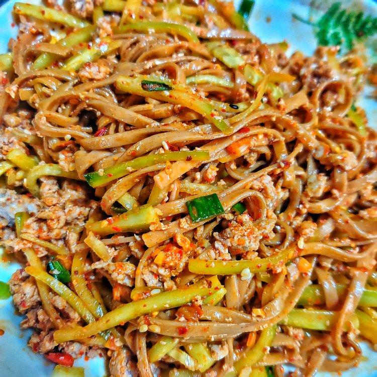 低脂冬季不长肉🔆解馋又开胃的酸辣拌荞麦面