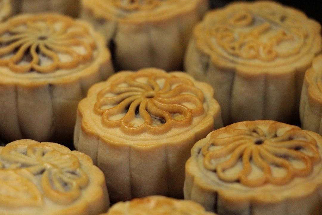 广式月饼—蛋黄莲蓉月饼