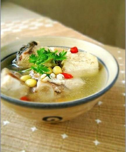 鮸鱼薏米汤的做法