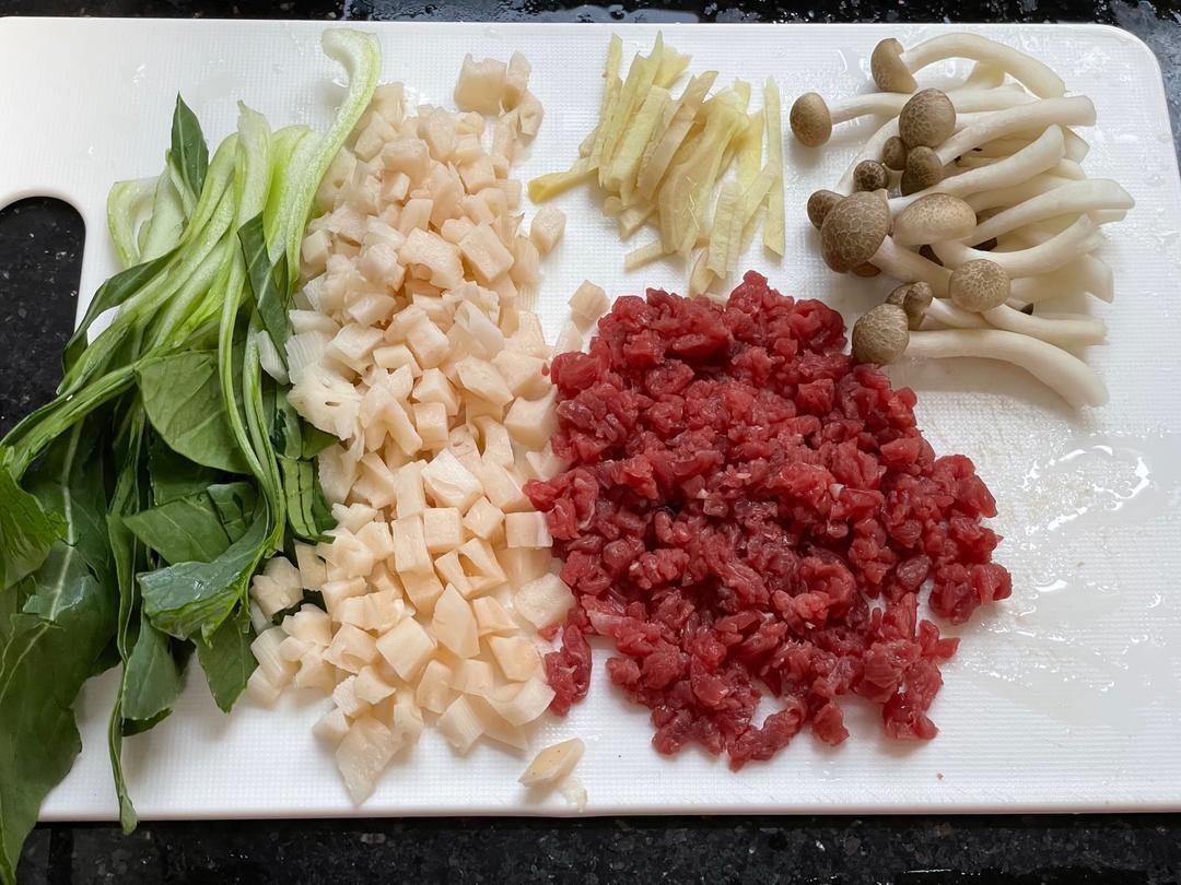 牛肉杂蔬粥
