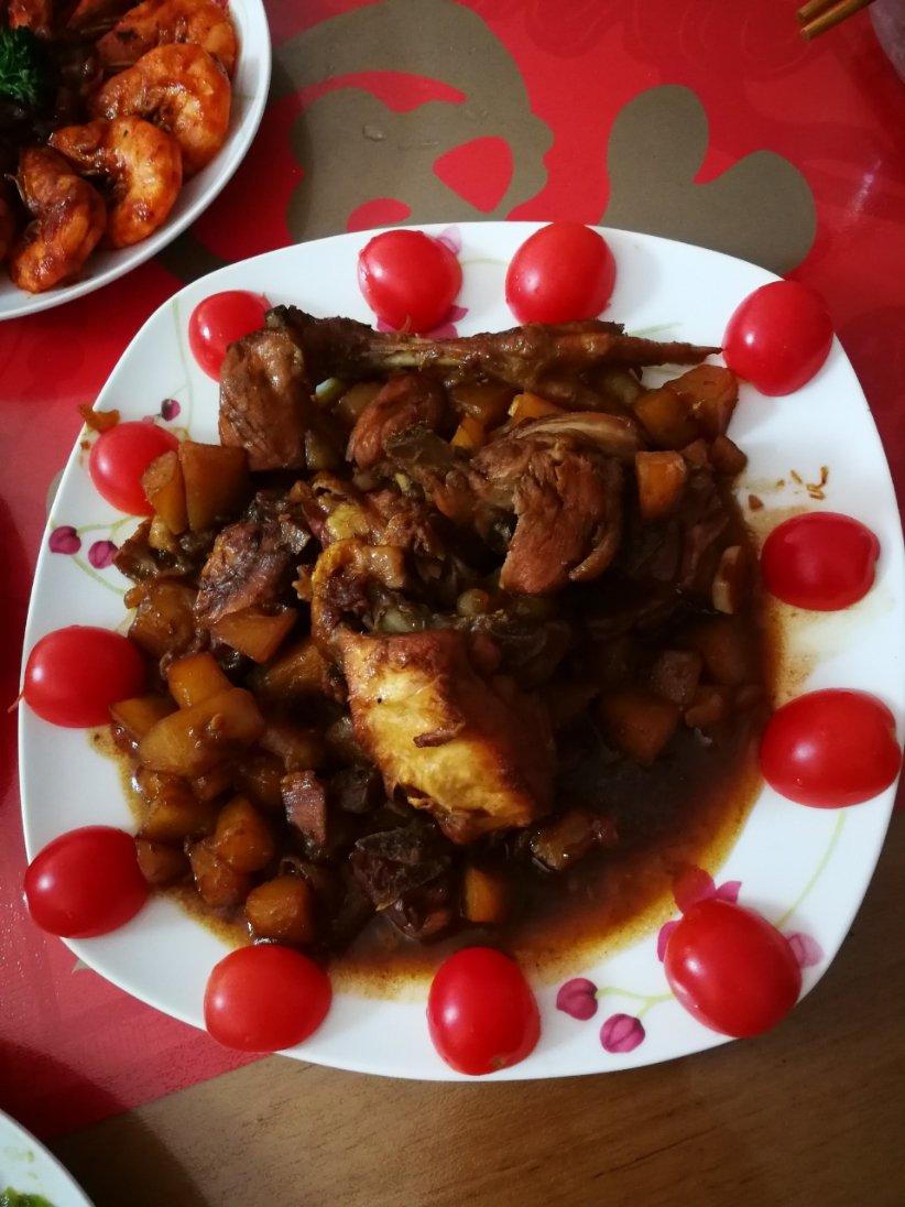 红烧鸡块炖土豆