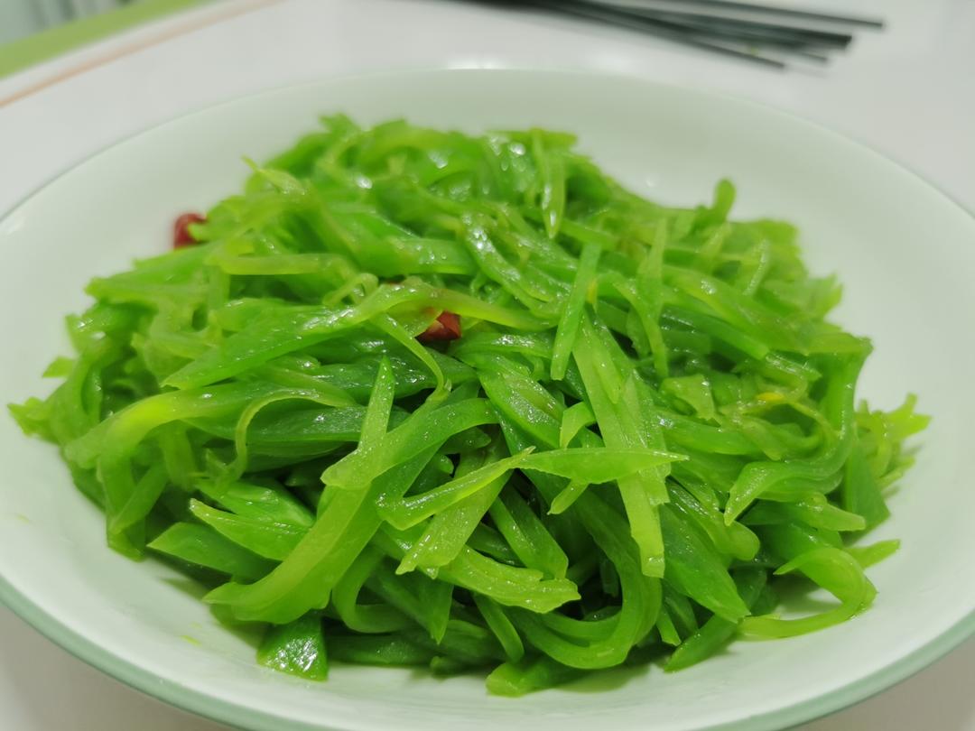 清炒莴笋丝