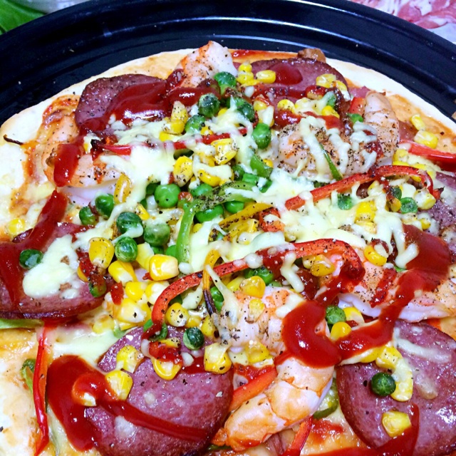 薄饼脆皮火腿pizza